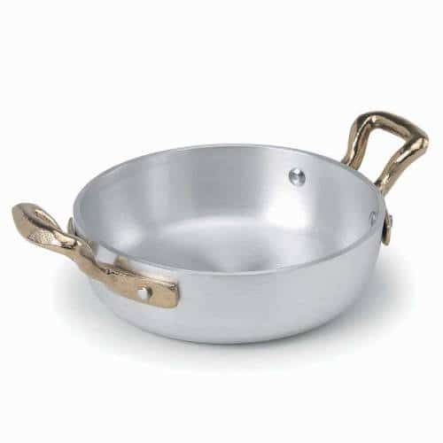 COO-AGN-ALMA11016.jpg BY ORDER SERVIRE ALUMINIUM OMELETTE 16CM BRASS HANDLE  AGNELLI - Image 1